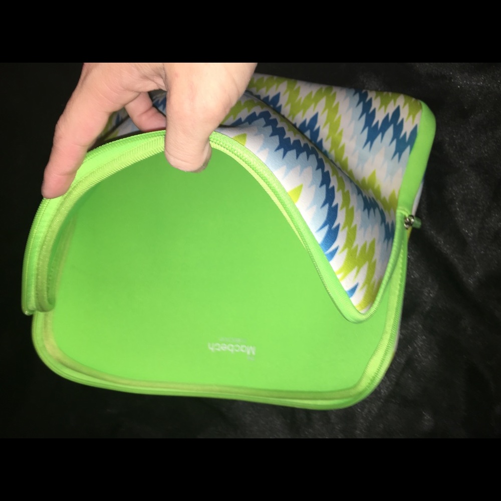 Computer case - Picture 3 of 5